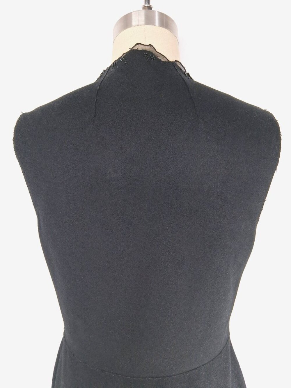 GARY GRAHAM Black Wool Beaded Cutout Dress Silk Inset Deep V Sleeveless SZ 8 - Picture 7 of 14
